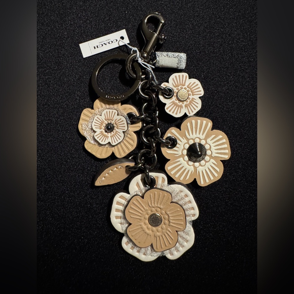 Coach NWT Tea rose willow mix bag charm in gunmetal